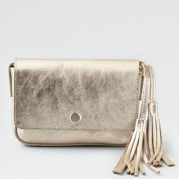 American Eagle Outfitters Handbags - NEW AEO Wander Leather Flap Purse Crossbody